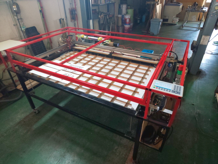 レーザー加工機